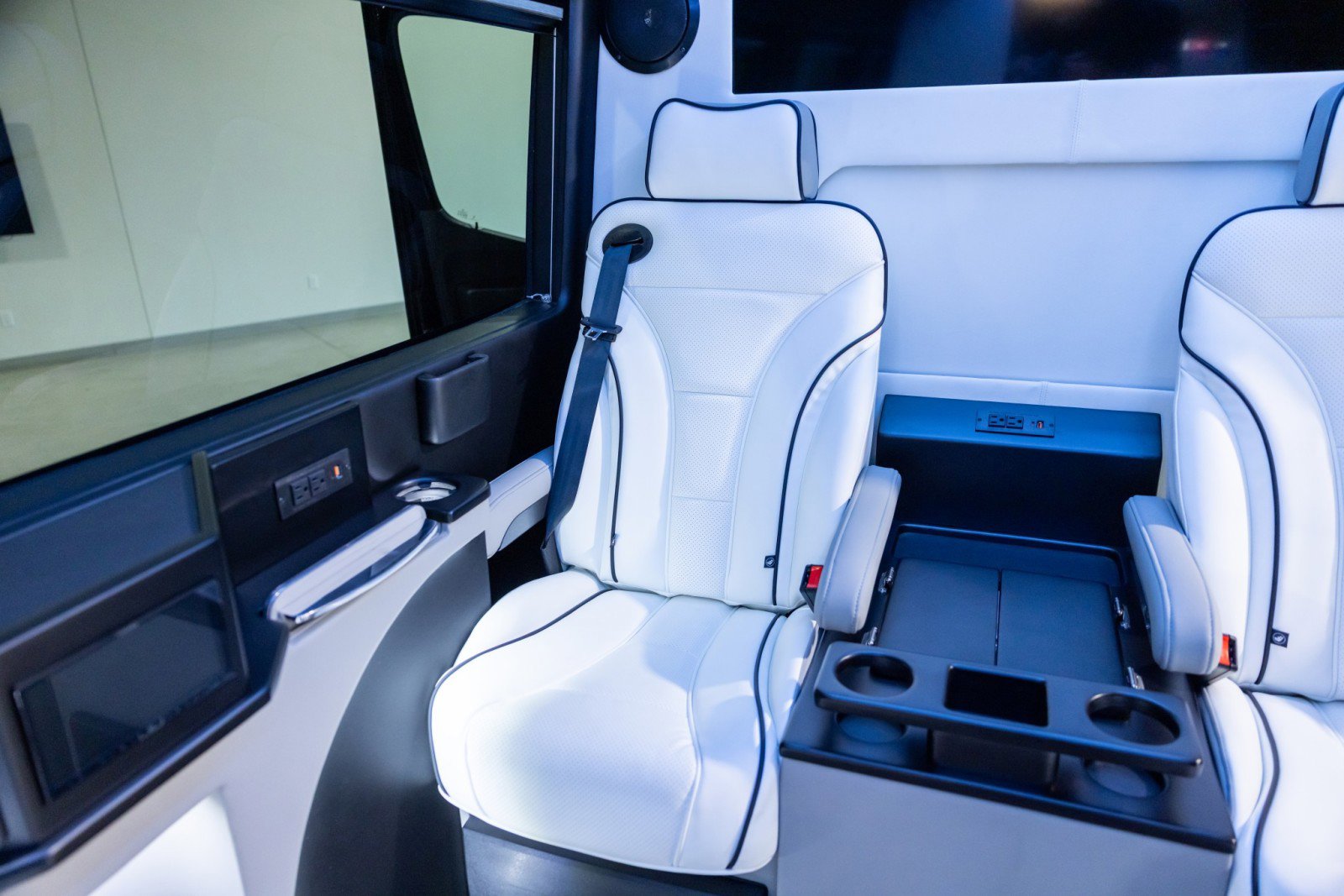 Used 2025 Mercedes-Benz Sprinter 3500 image 37