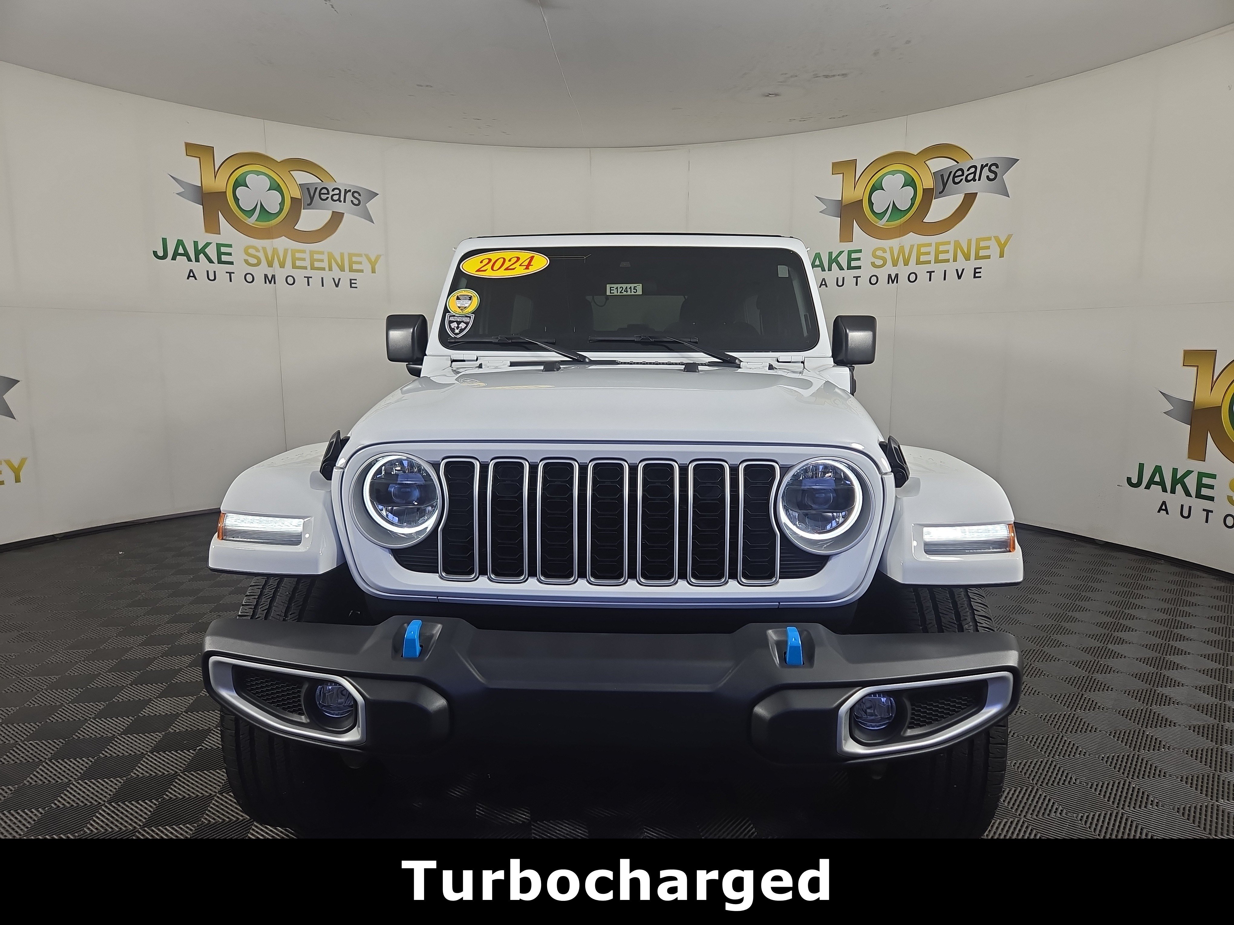 Used 2024 Jeep Wrangler Unlimited Sahara w/ Safety Group AWD/4WD image 3