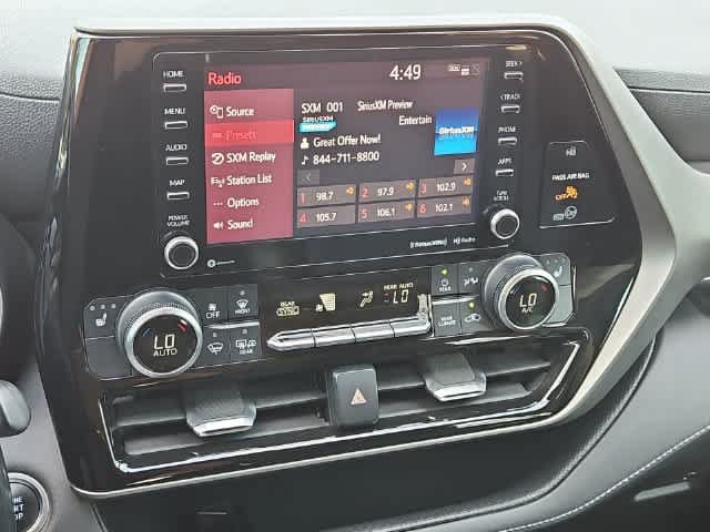 Used 2021 Toyota Highlander XLE FWD image 23