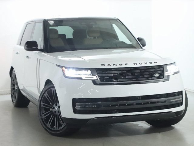 Used 2025 Land Rover Range Rover SE AWD/4WD image 2