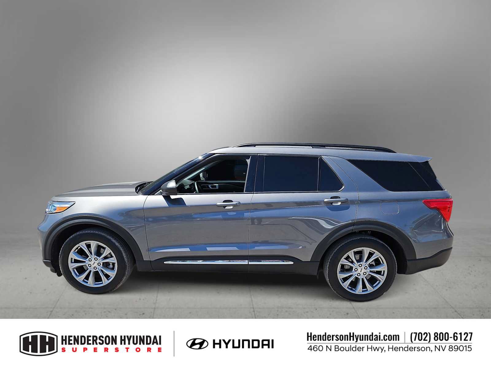 Used 2023 Ford Explorer XLT w/ Equipment Group 202A RWD image 5