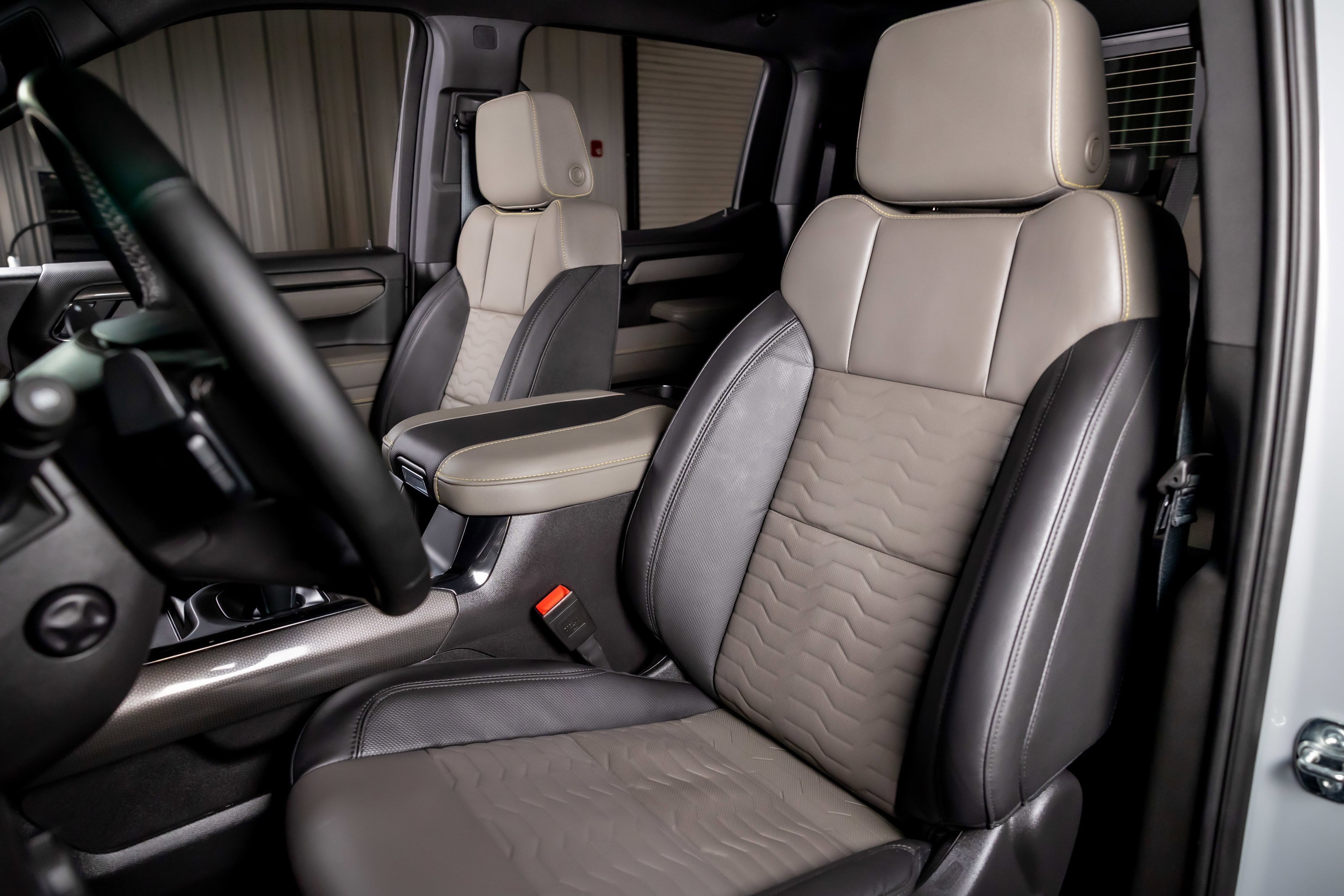 Used 2025 Chevrolet Silverado 1500 ZR2 w/ Technology Package image 4