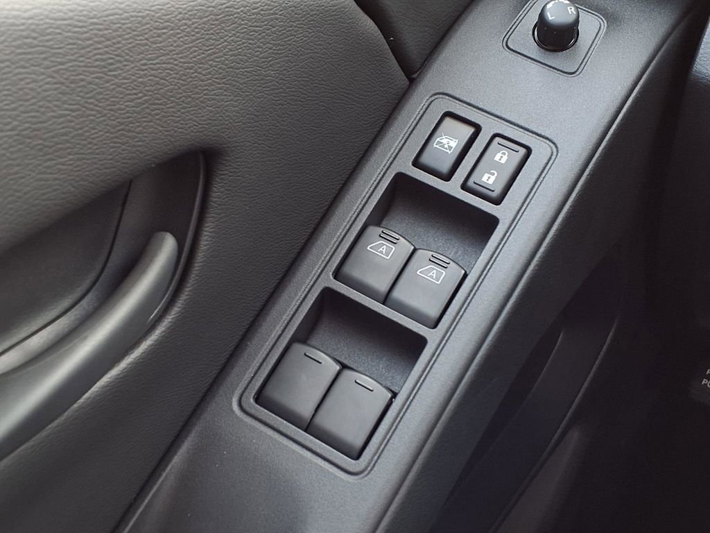 New 2026 Nissan Frontier 2WD Crew Cab image 17