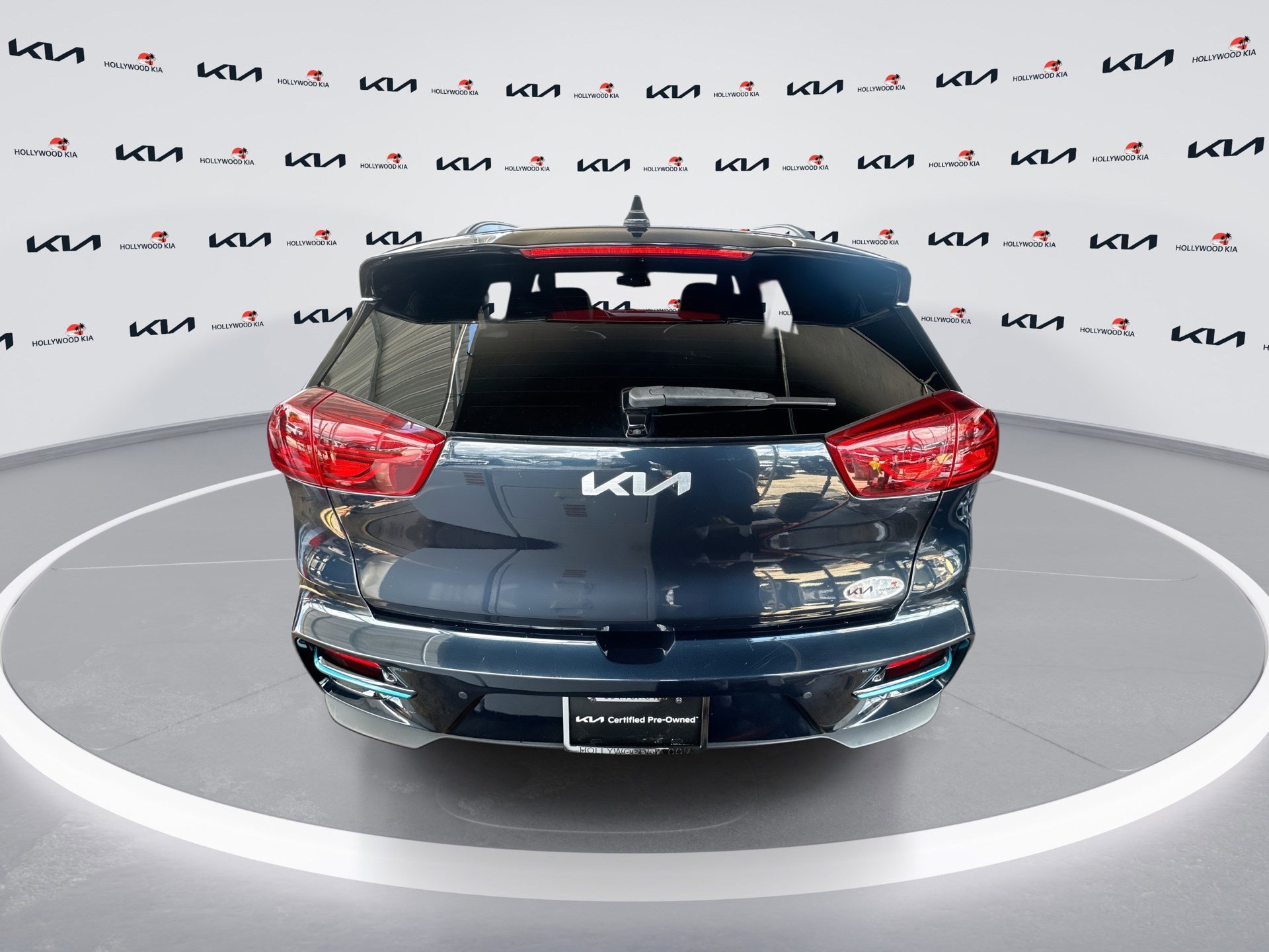 Used 2022 Kia Niro EX Premium w/ Cold Weather Package image 7