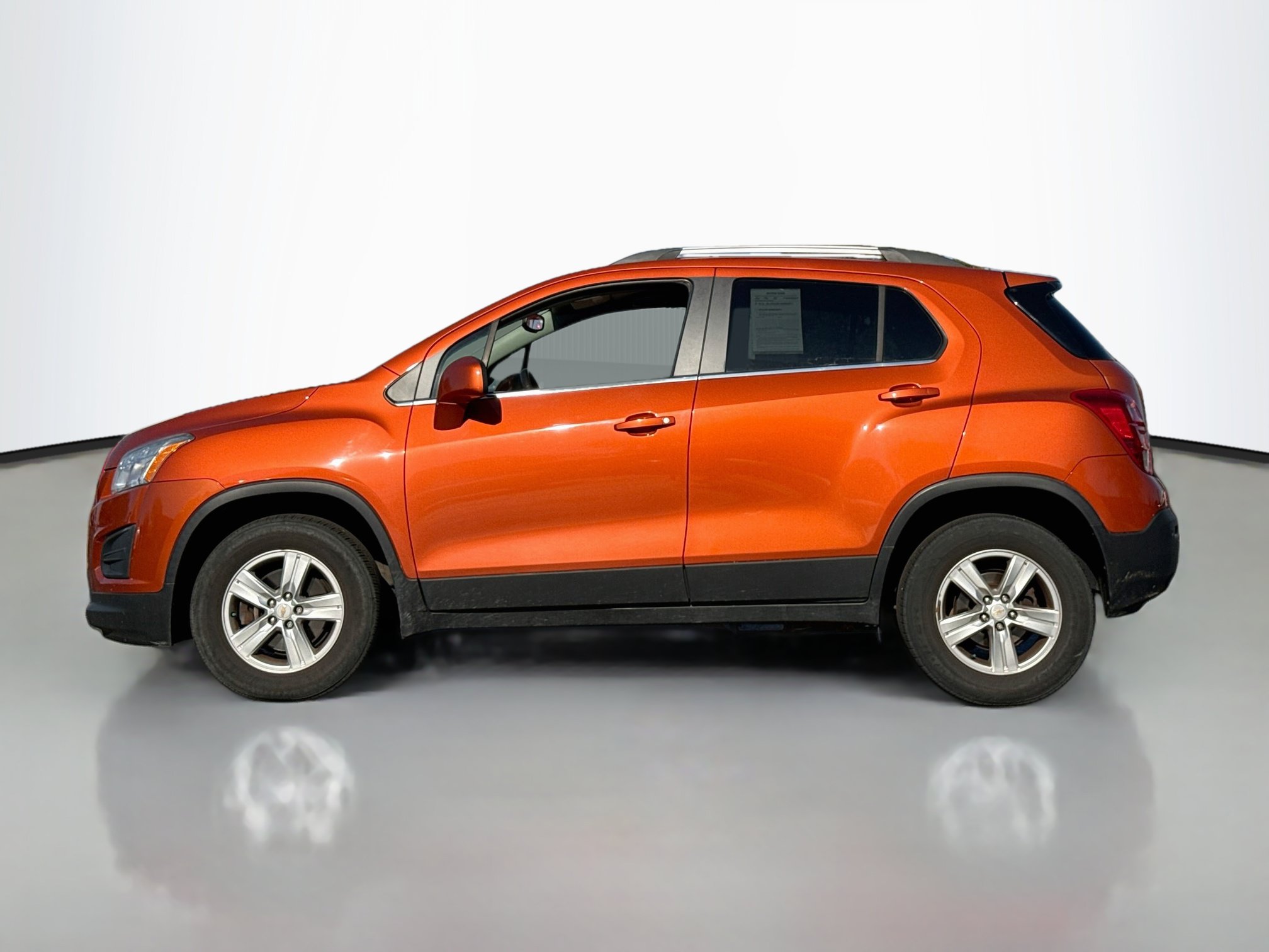 Used 2015 Chevrolet Trax LT w/ LT Plus Package AWD/4WD image 4