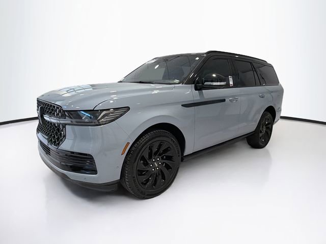 Used 2025 Lincoln Navigator Reserve w/ Jet Appearance Package image 3