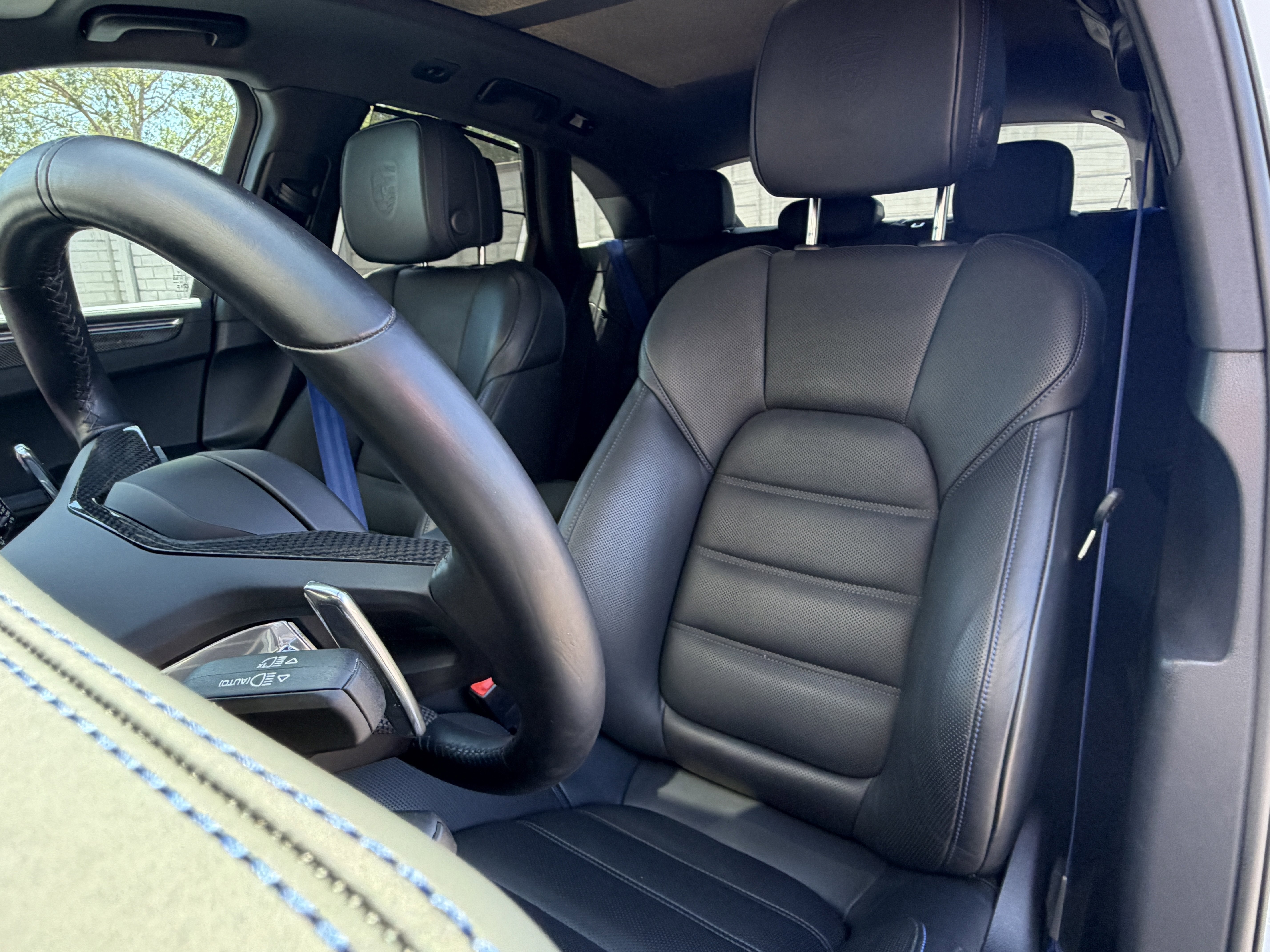 Certified 2025 Porsche Macan GTS image 5