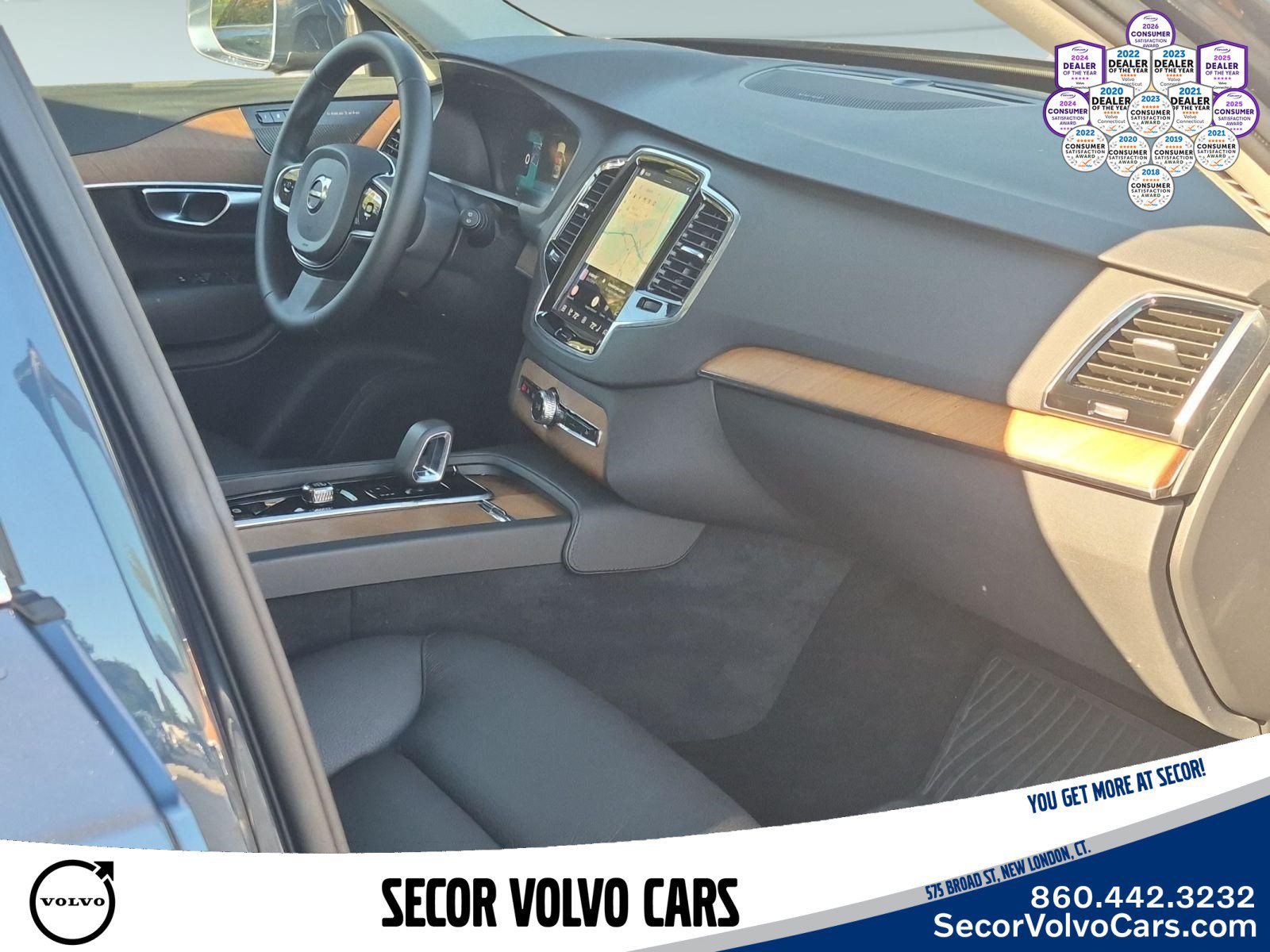 Used 2024 Volvo XC90 T8 Plus w/ Protection Package Premier AWD/4WD image 25
