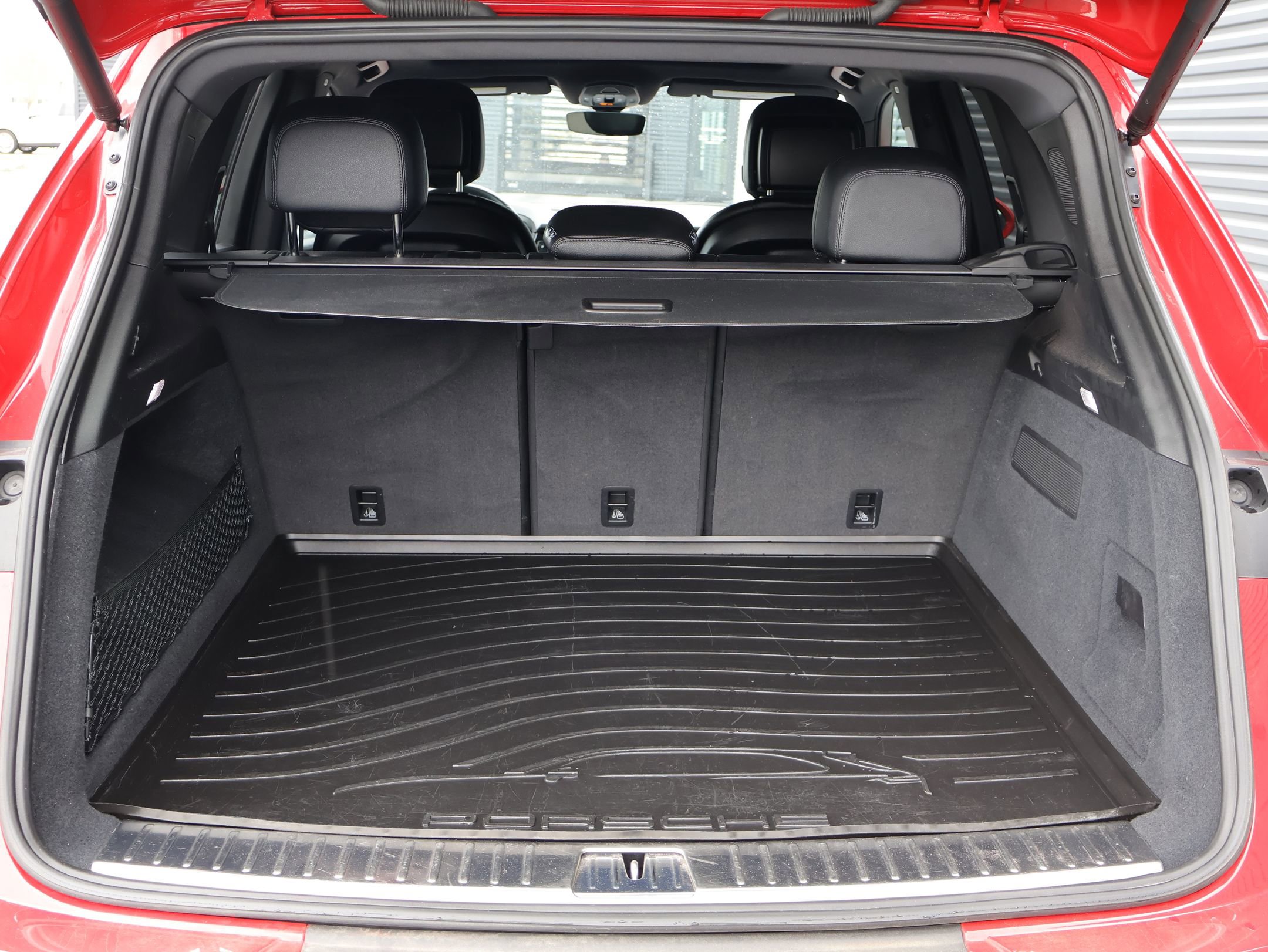 Used 2024 Porsche Cayenne image 24