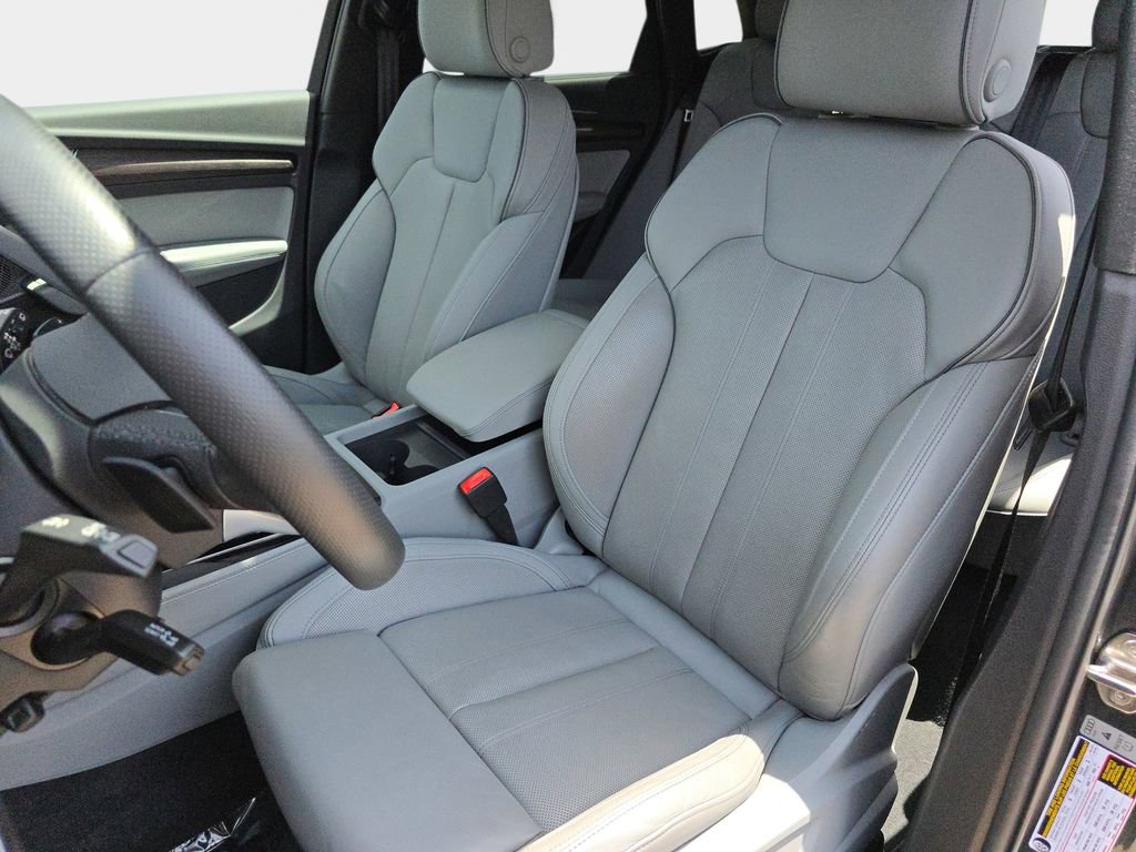 Used 2024 Audi Q5 e Premium Plus w/ Premium Plus Package AWD/4WD image 18