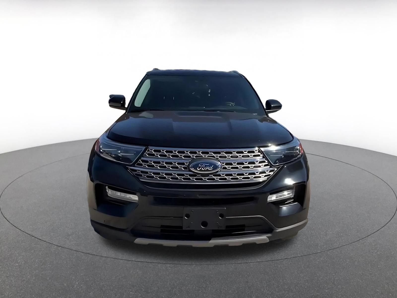 Used 2024 Ford Explorer Limited RWD image 4