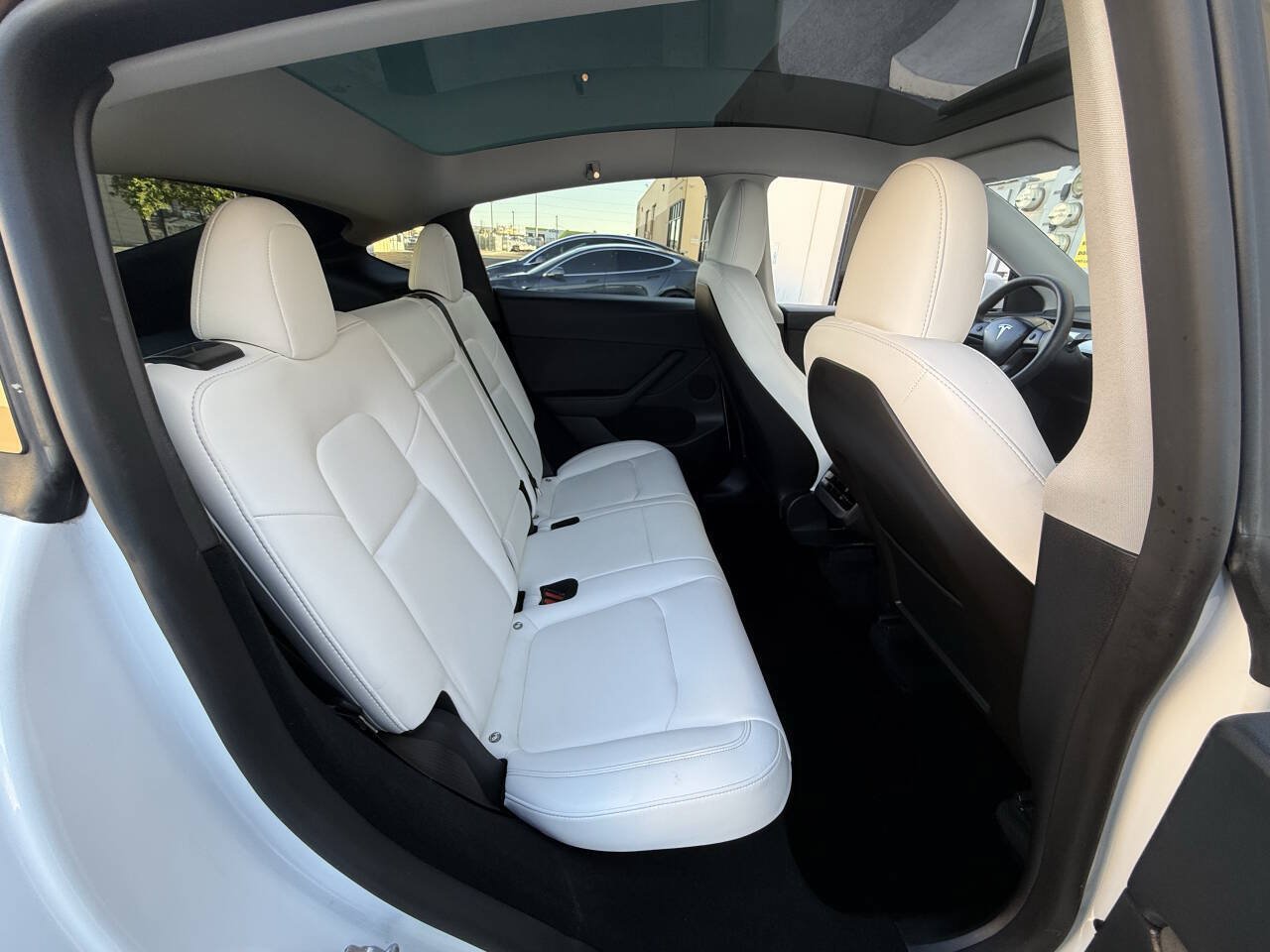 Used 2024 Tesla Model Y Long Range AWD/4WD image 23