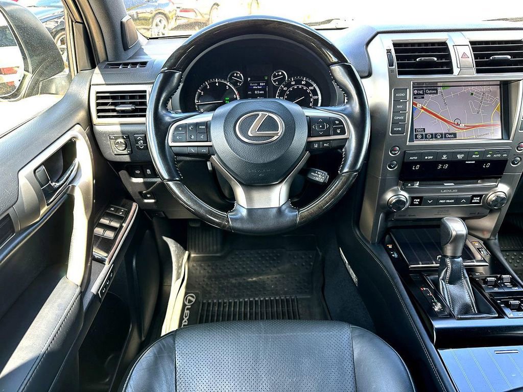 Used 2020 Lexus GX 460 Luxury w/ Accessory Package AWD/4WD image 22