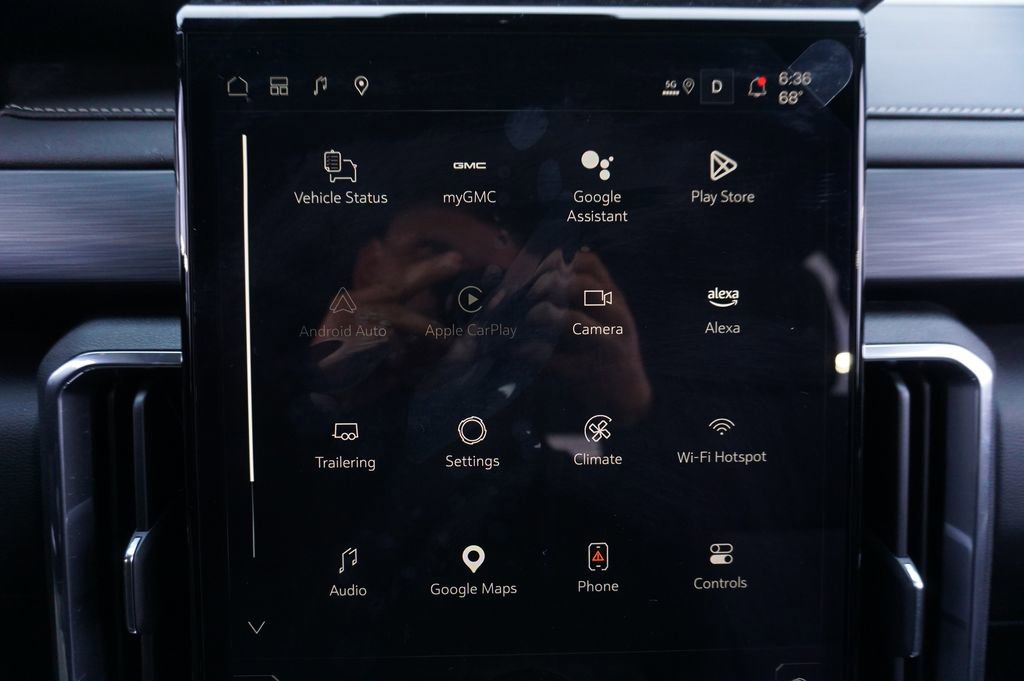 Used 2025 GMC Acadia Elevation FWD image 16