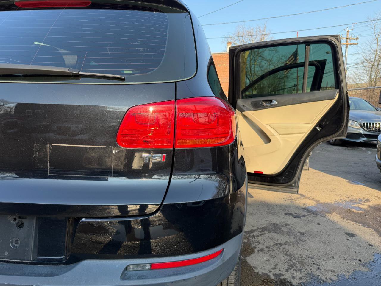 Used 2016 Volkswagen Tiguan S image 38