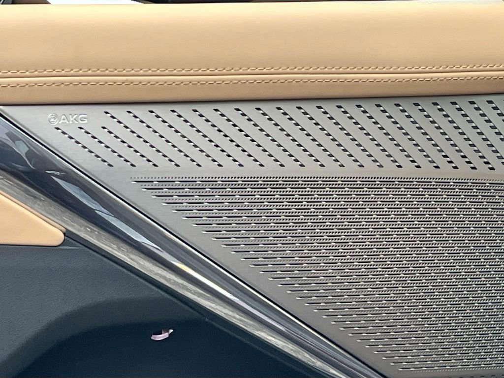 Certified 2025 Cadillac Escalade IQ Sport 2 w/ LPO, ONYX Package image 19