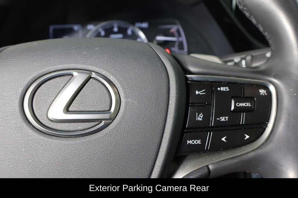 Used 2023 Lexus ES 250 w/ Premium Package image 10