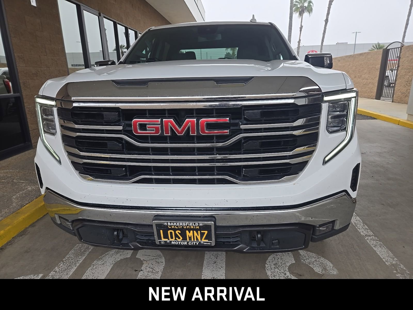 Used 2023 GMC Sierra 1500 SLT w/ SLT Premium Package image 2
