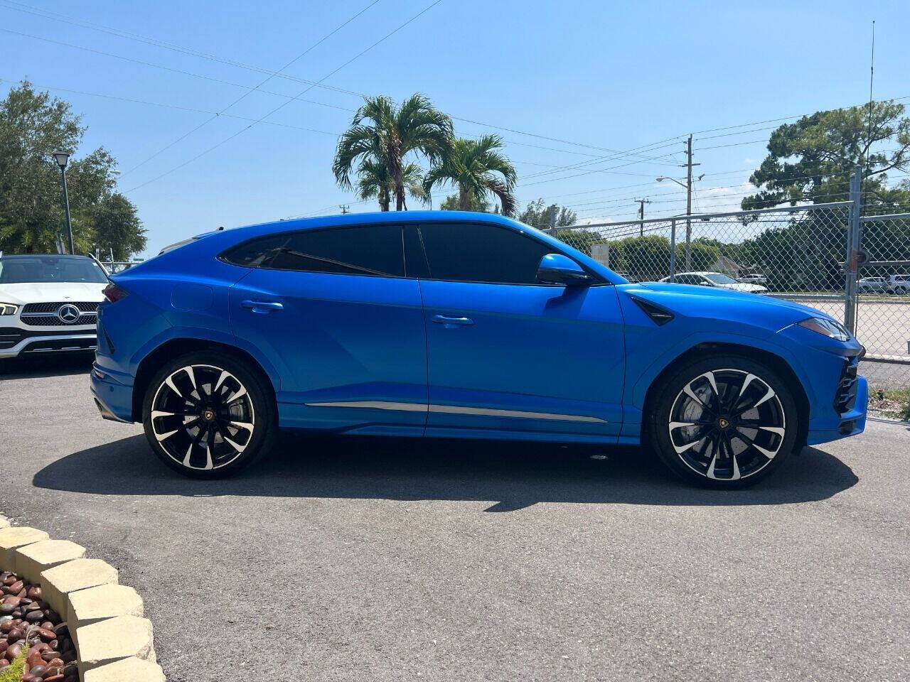 Used 2021 Lamborghini Urus AWD/4WD image 8