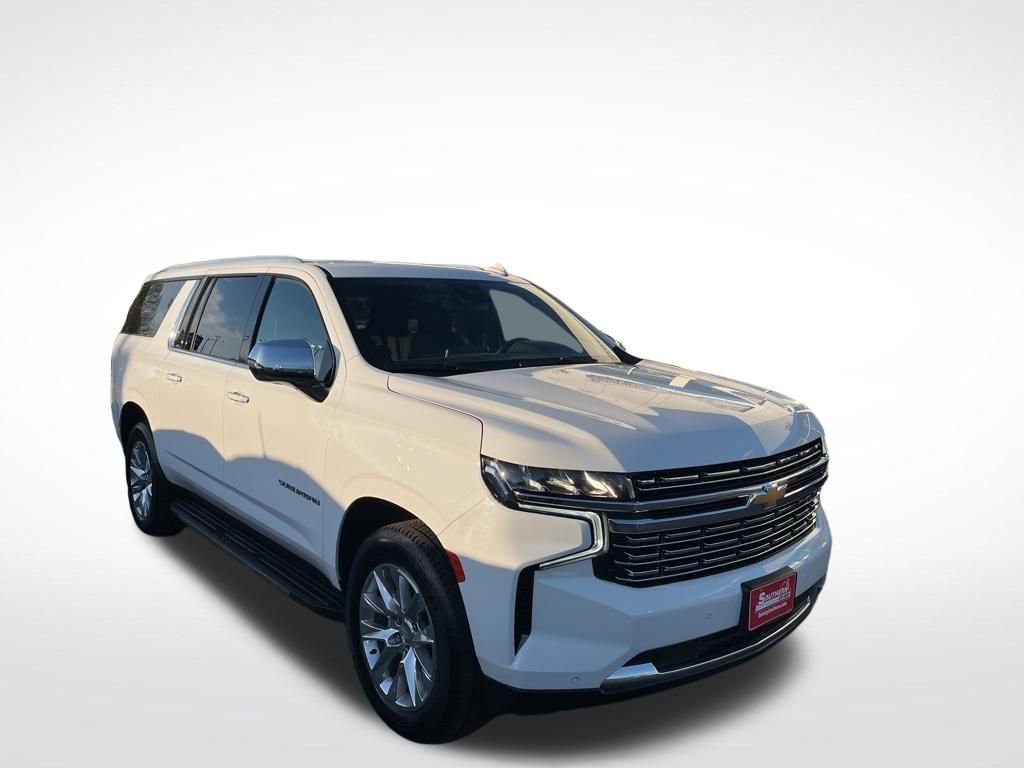 Used 2023 Chevrolet Suburban Premier image 3