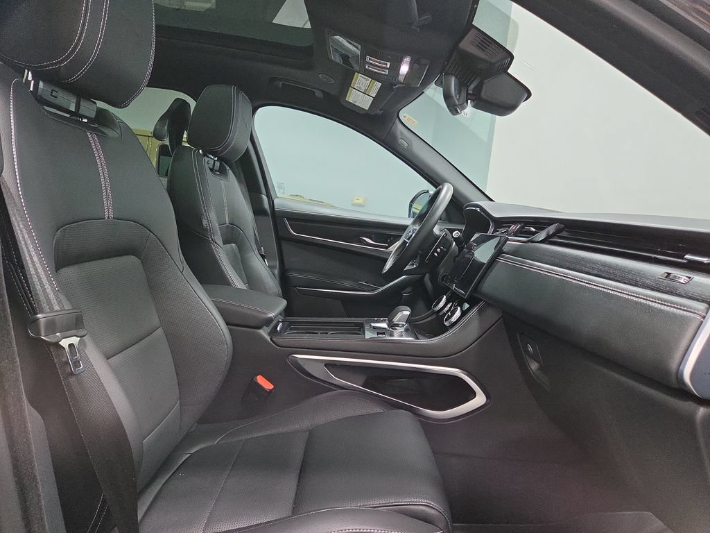 Used 2025 Jaguar F-PACE R-Dynamic S AWD/4WD image 17