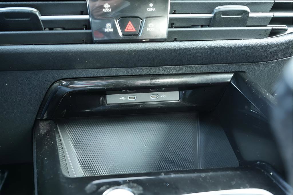 Used 2024 Volkswagen GTI SE w/ SE Leather Seats Package FWD image 36