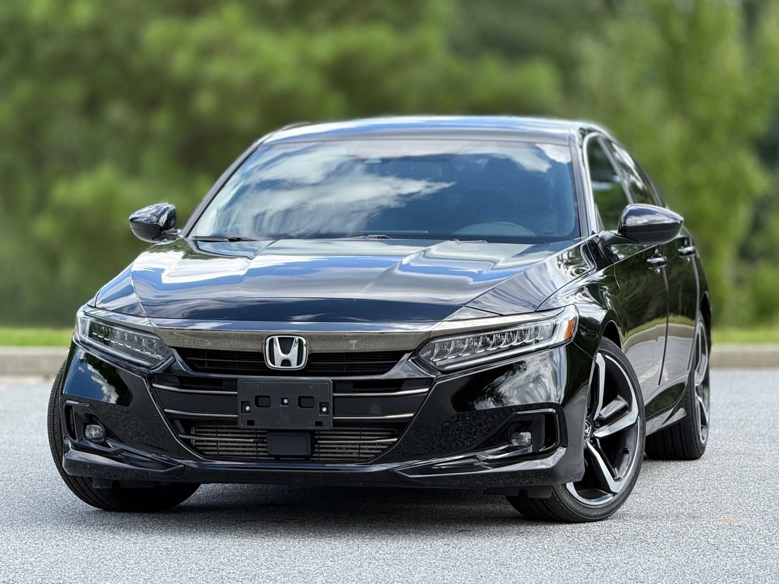 Used 2022 Honda Accord Sport image 2