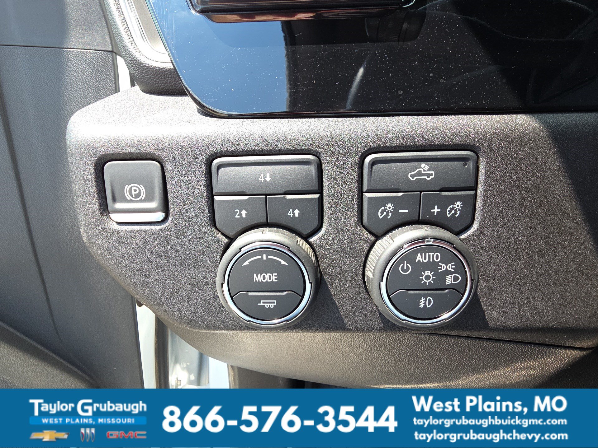 Used 2025 Chevrolet Silverado 3500 LT w/ Convenience Package AWD/4WD image 21