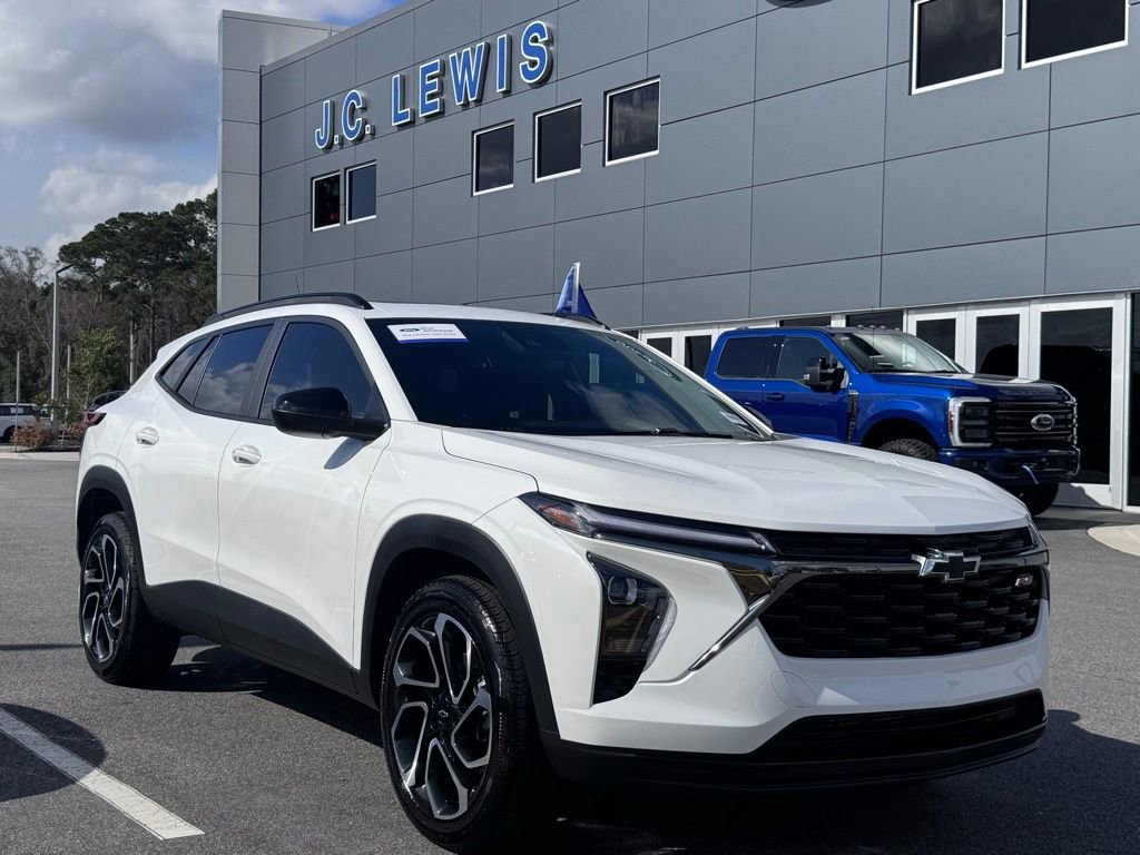 Used 2025 Chevrolet Trax RS w/ Sunroof Package