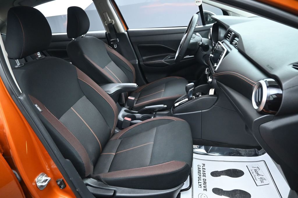 Used 2022 Nissan Versa SR w/ Convenience Package image 30