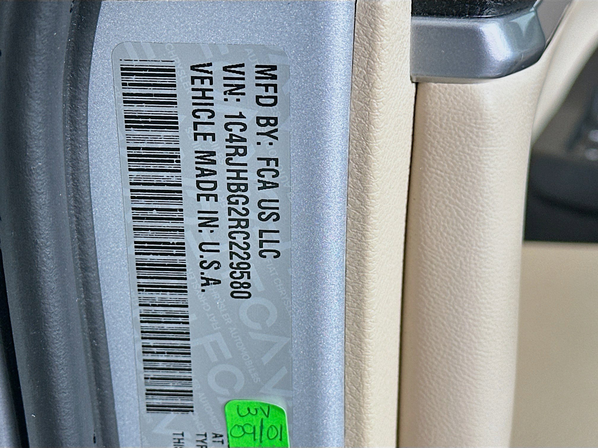 Used 2024 Jeep Grand Cherokee Limited image 12