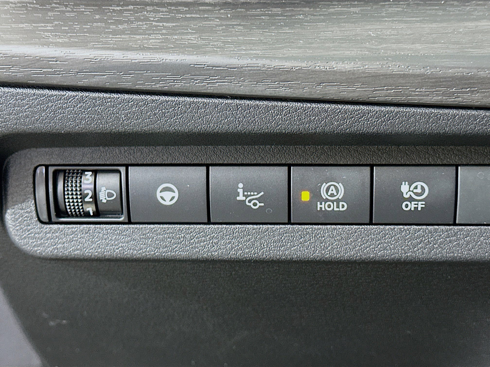 Used 2023 Nissan Ariya AWD image 17