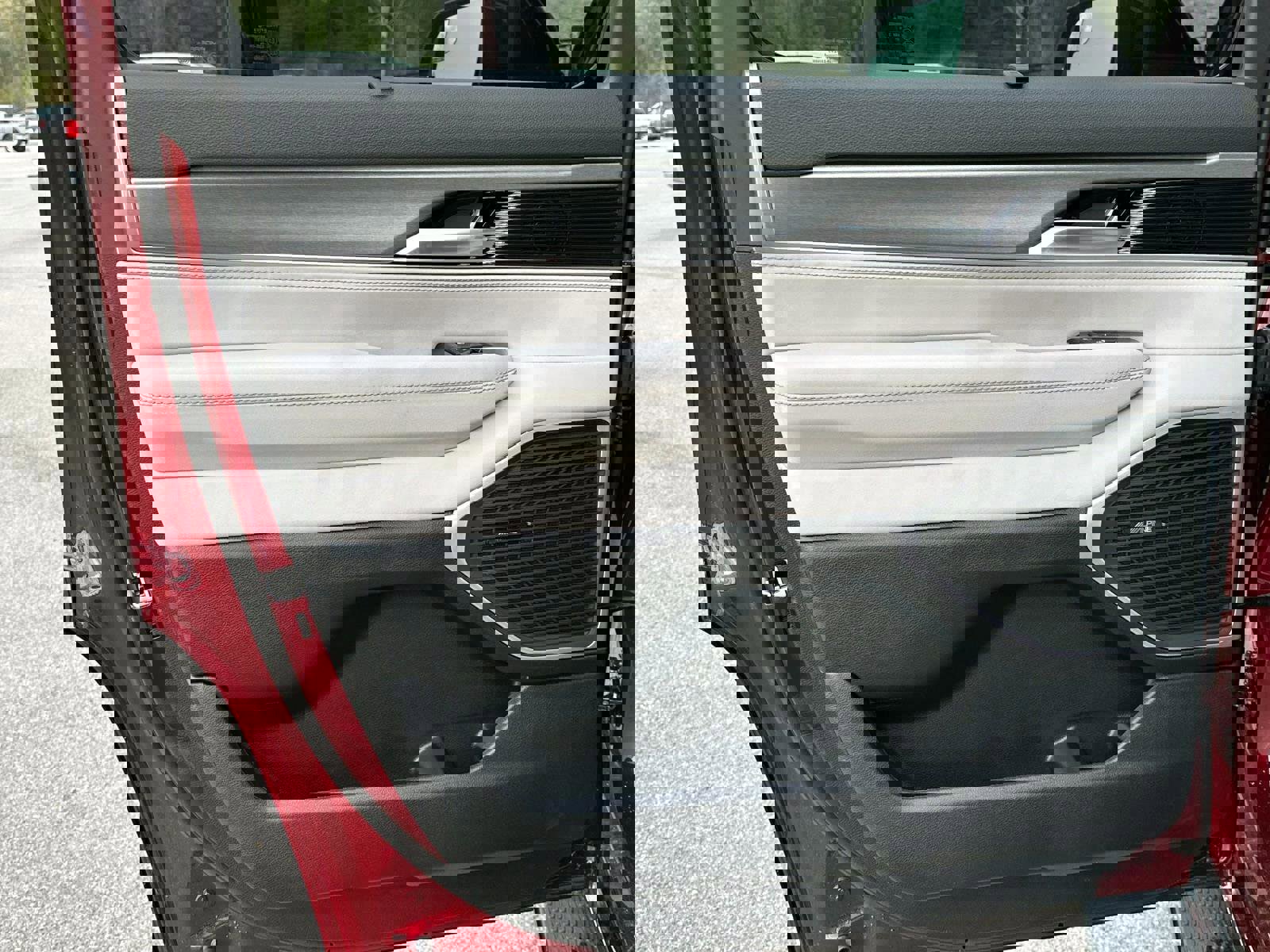 New 2025 Jeep Wagoneer Series II w/ Convenience Group I image 15