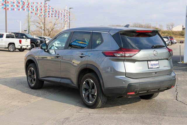Used 2024 Nissan Rogue SV AWD/4WD image 5