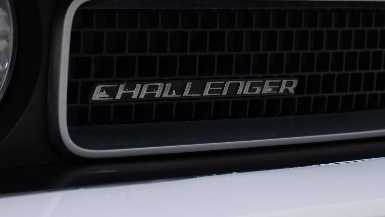 Used 2012 Dodge Challenger SXT RWD image 8
