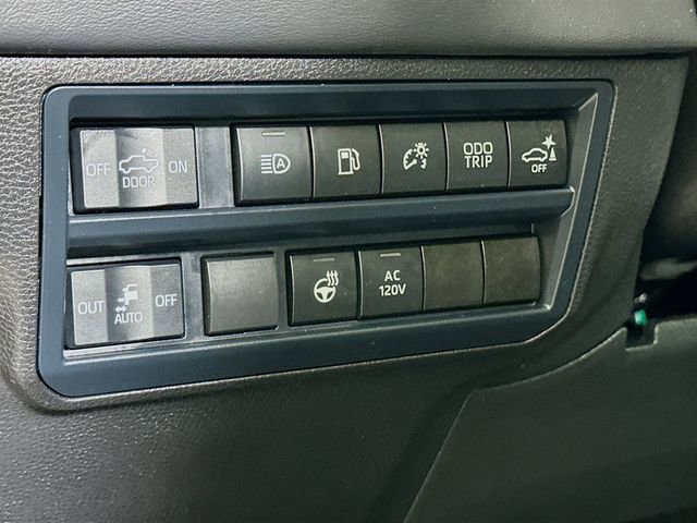 Used 2025 Toyota Tundra Platinum image 11