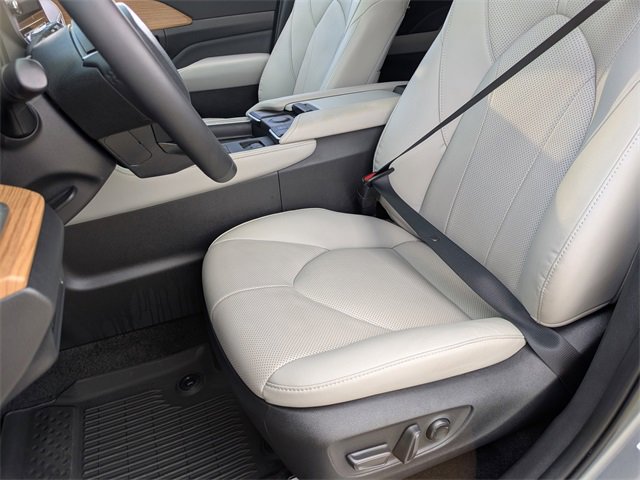 Used 2025 Toyota Grand Highlander FWD image 20