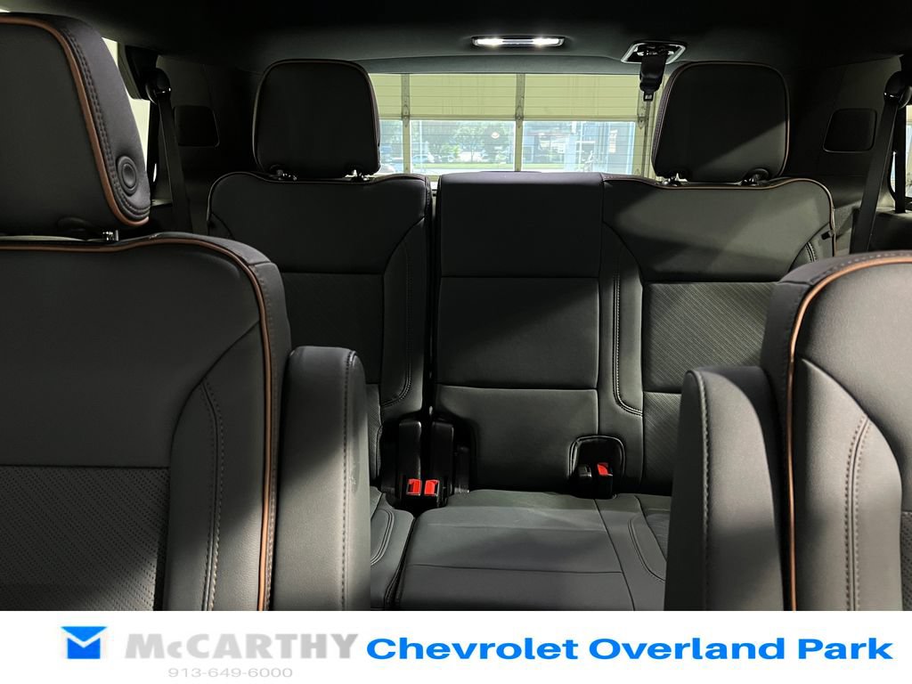 Used 2025 GMC Yukon AT4 w/ AT4 Premium Plus Package AWD/4WD image 32