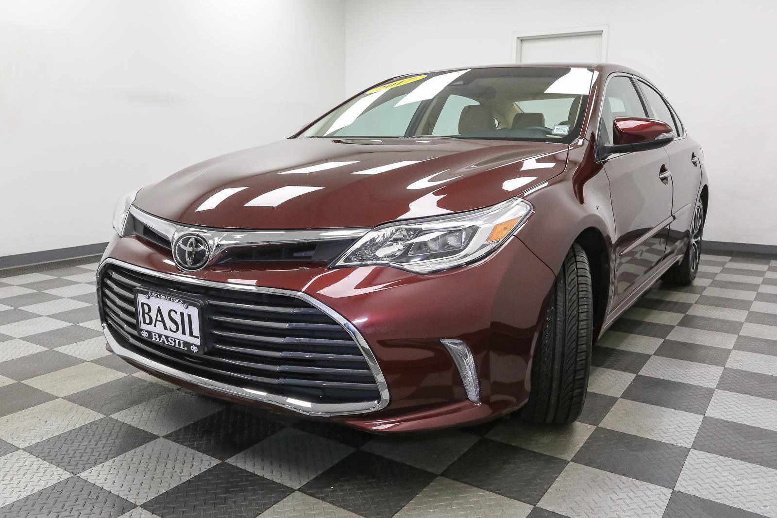 Used 2017 Toyota Avalon XLE w/ Carpet Mat Package image 4