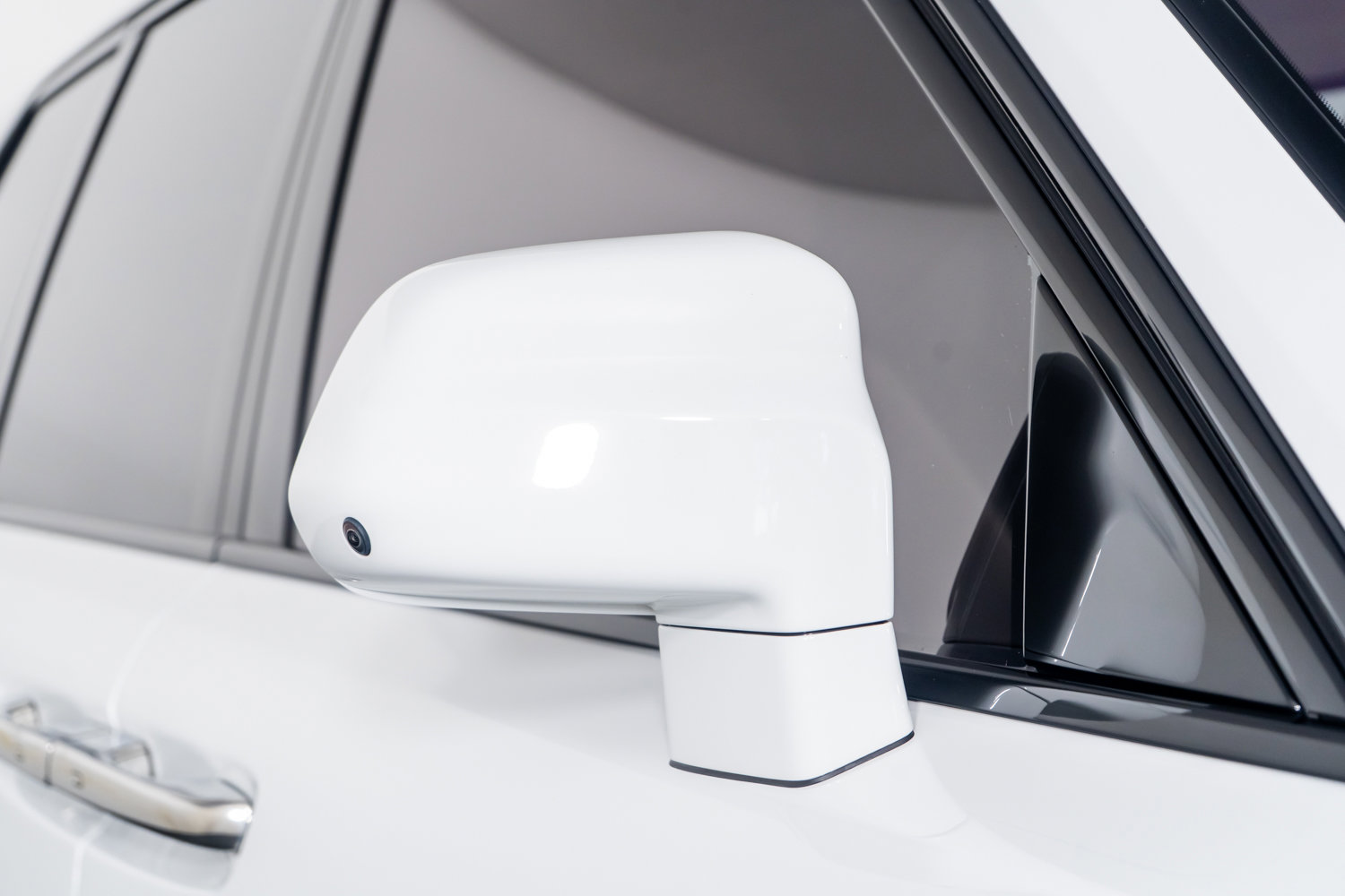 Used 2023 Rolls-Royce Cullinan Black Badge image 23