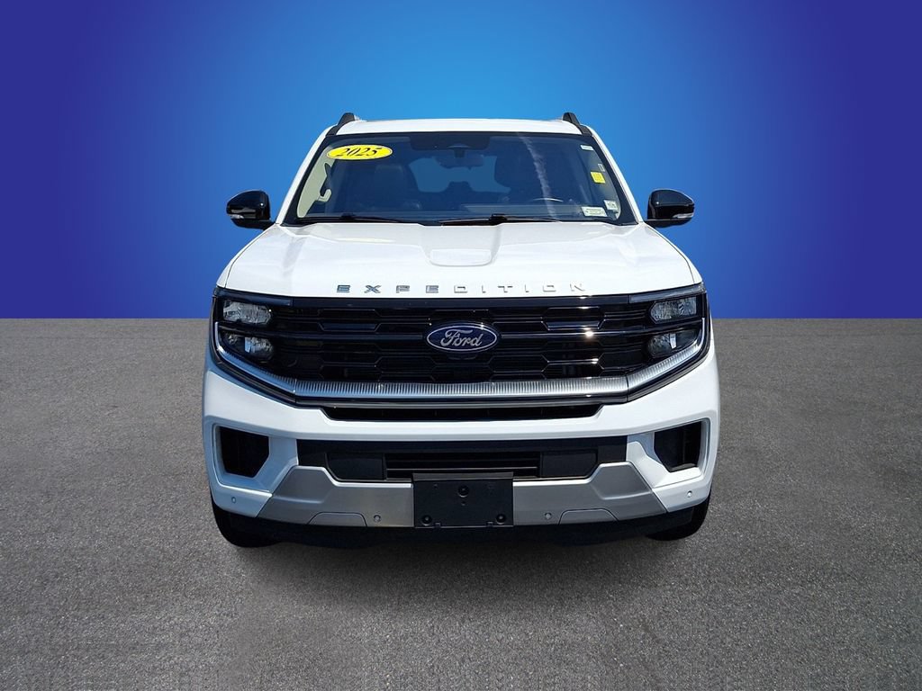 Used 2025 Ford Expedition Platinum AWD/4WD image 2