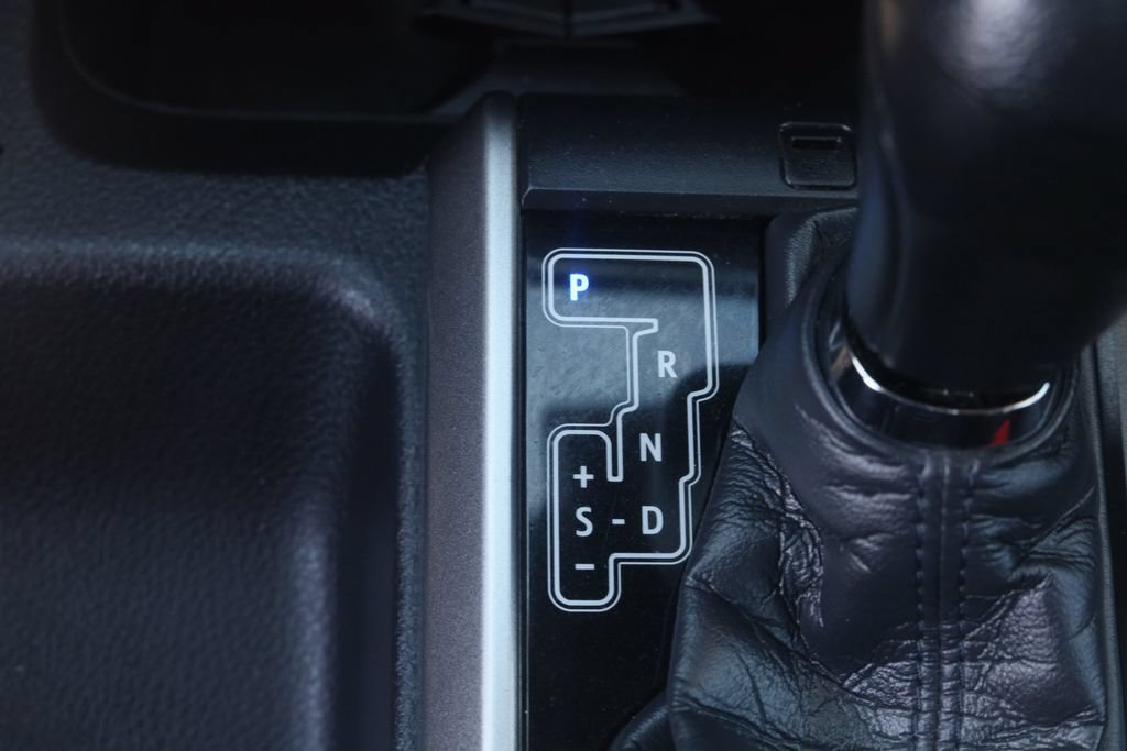 Certified 2021 Toyota Tacoma SR5 AWD/4WD image 12
