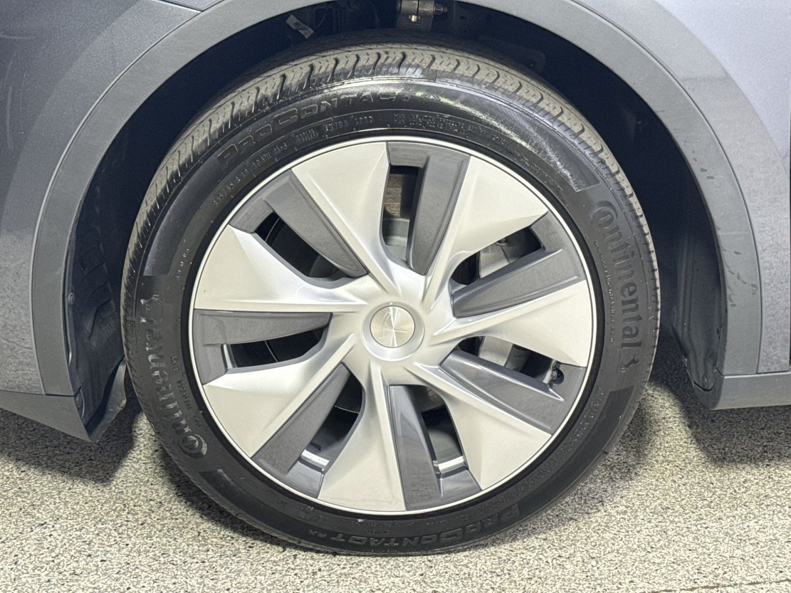Used 2023 Tesla Model Y Long Range AWD/4WD image 24