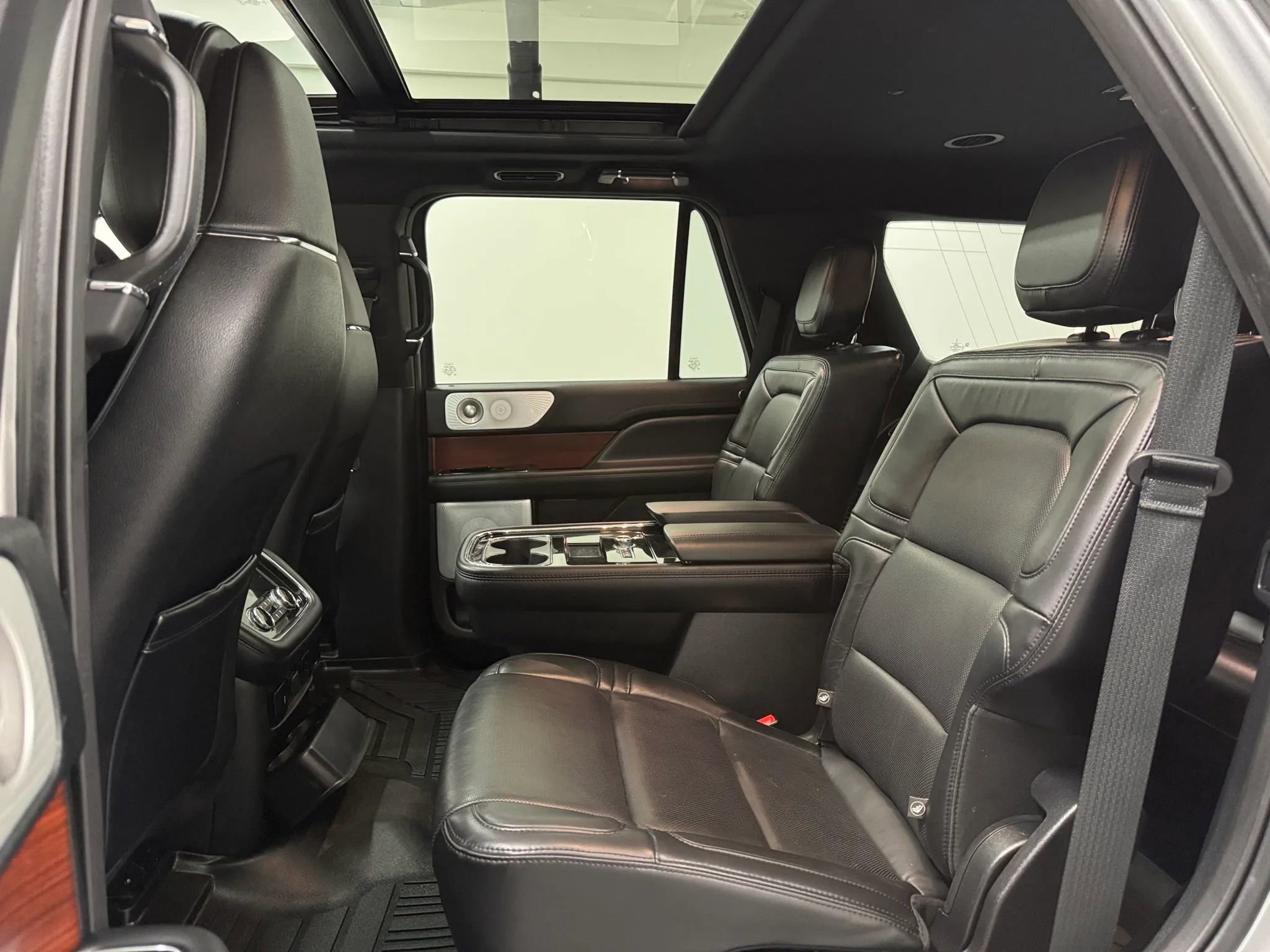 Used 2021 Lincoln Navigator Reserve w/ Luxury Package image 15