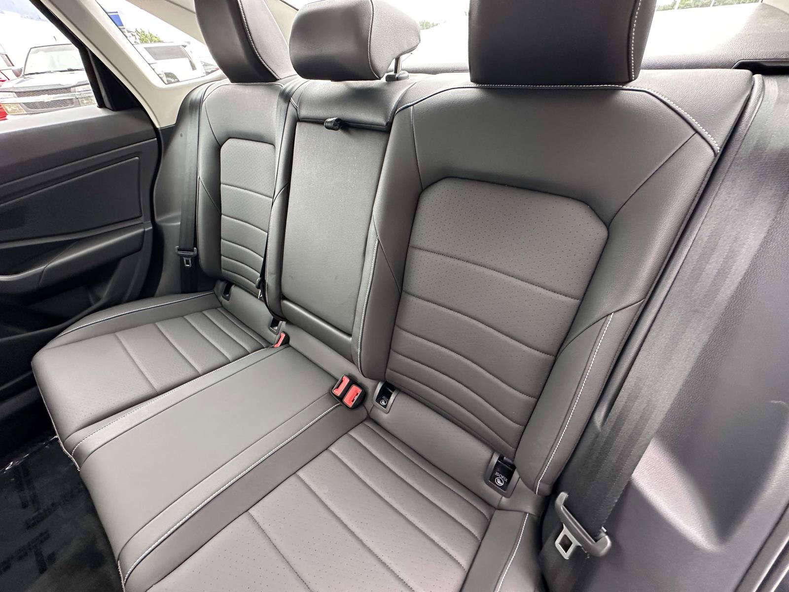 Used 2023 Volkswagen Jetta SE FWD image 31
