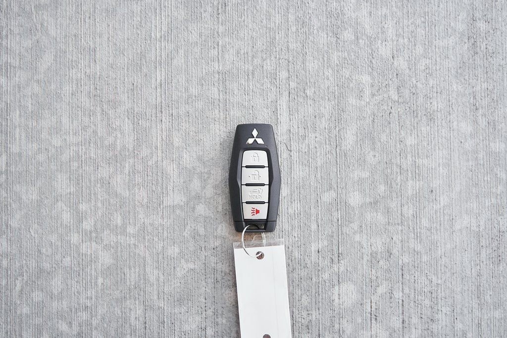 Used 2025 Mitsubishi Outlander SE FWD image 56