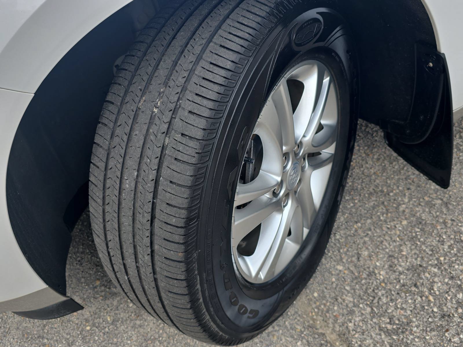 Used 2019 Buick Enclave Essence FWD image 34