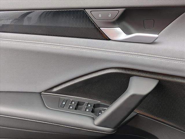 New 2026 Volkswagen Tiguan SE R-Line image 12