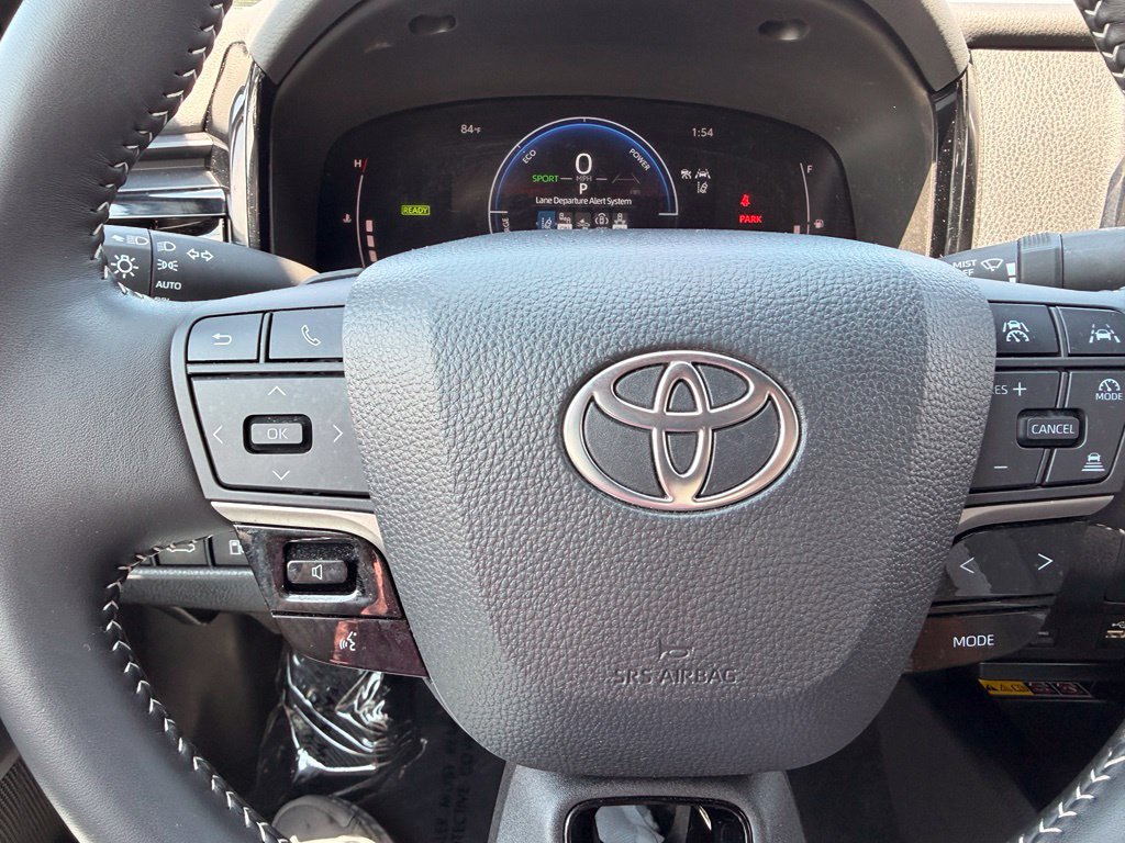 Used 2025 Toyota Camry SE AWD/4WD image 21