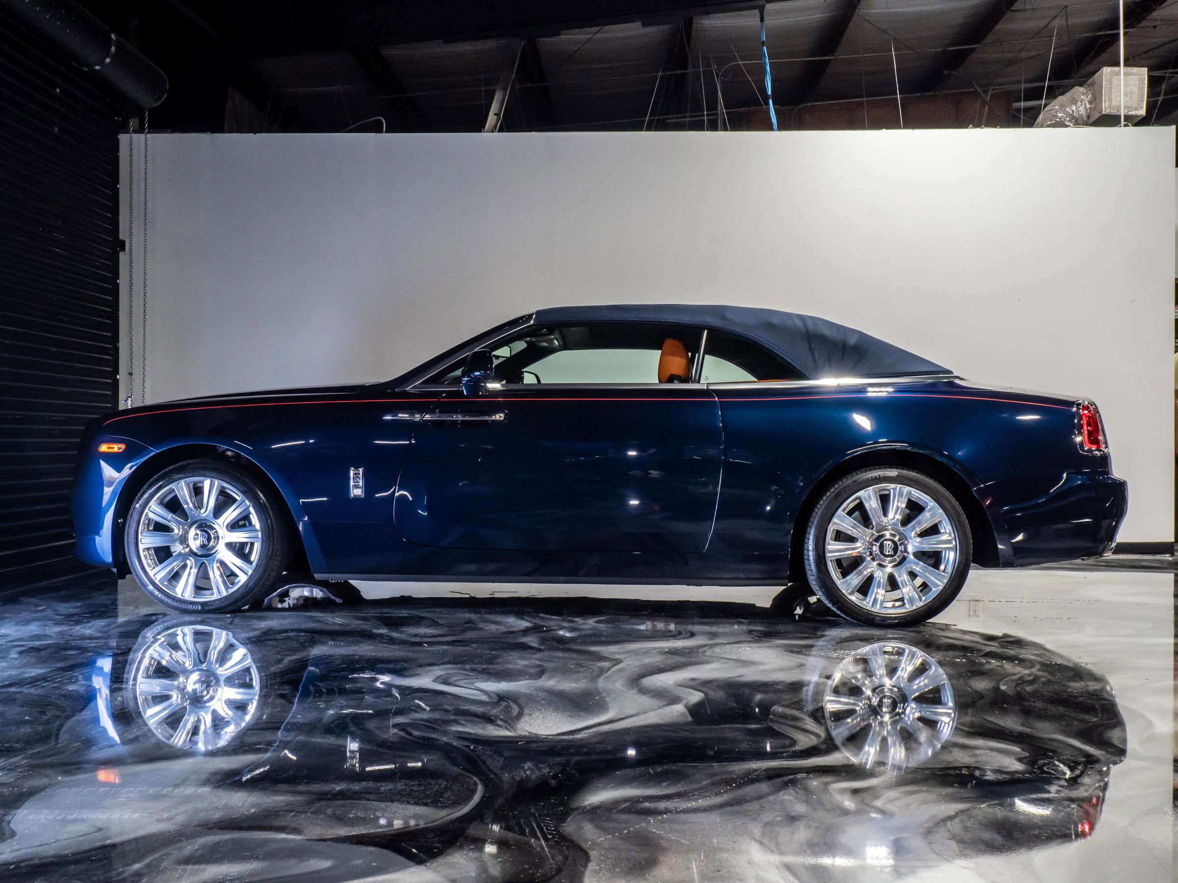 Used 2016 Rolls-Royce Dawn image 15